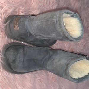 LIMITED EDITION: Short Zipper Classic UGGs
